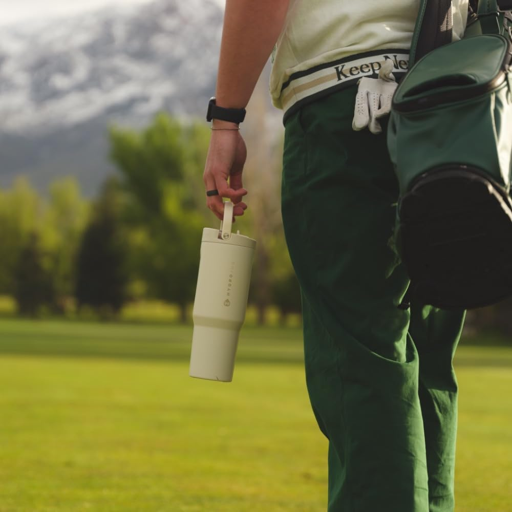 Best Reusable Water Bottle for Air Travel image